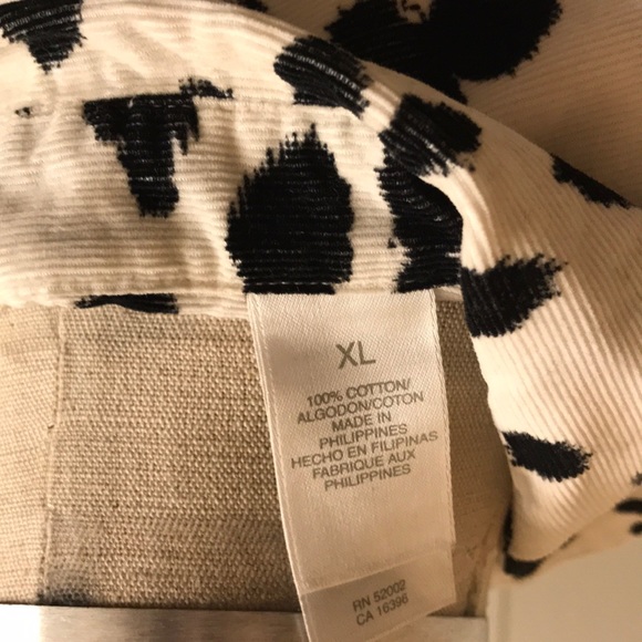 Liz Claiborne button up Blouse; black and white - Picture 4 of 5